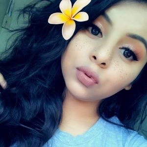 Meet your Posher, Alejandra